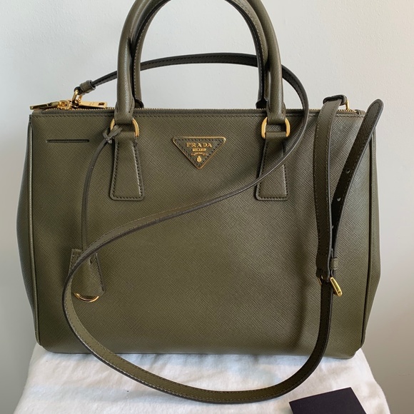 Prada Saffiano Galleria Tote - Picture 5 of 5